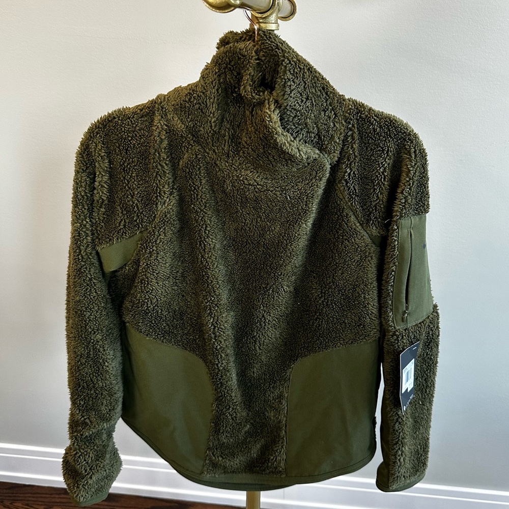 Nike Pullover, Green, New With Tags! Size XS.
